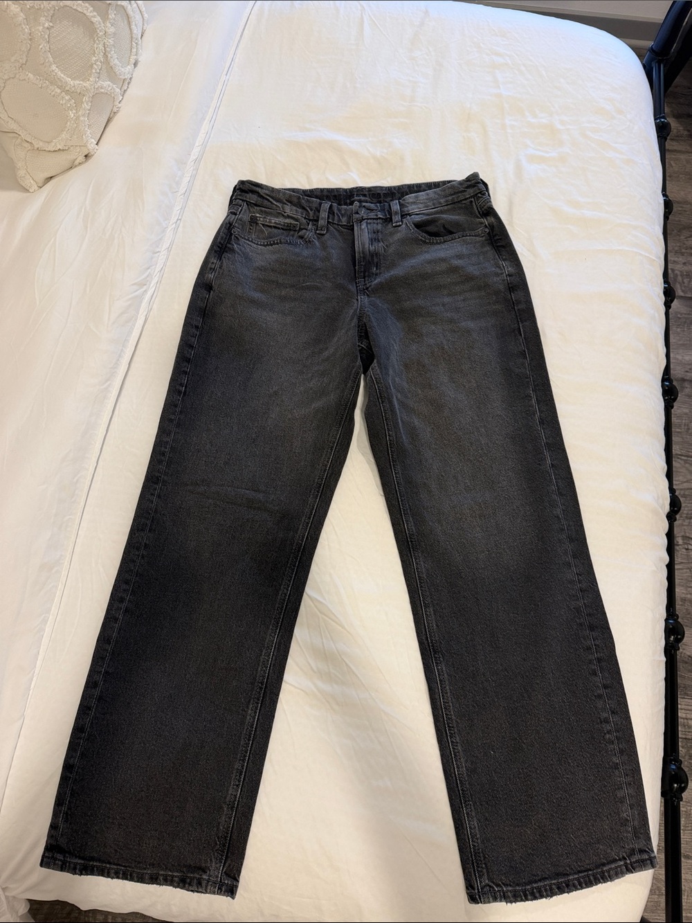 American Eagle Classic High-Rise Straight Leg Women’s Jeans - Black
